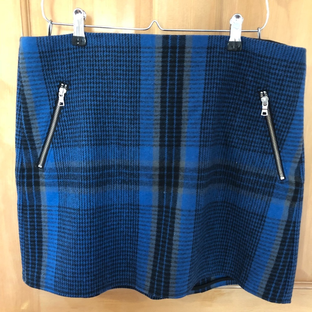 Adorable gap skirt